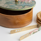 Round Mango Wood Roti Server – 9-Inch Insulated Casserole with Designer Lid